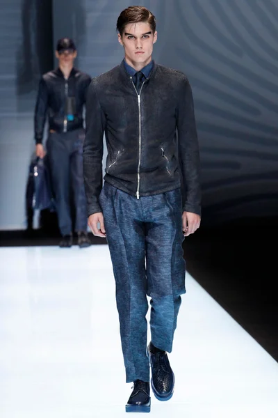 Look 19